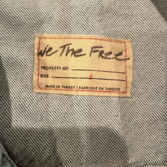 Free People WTF Slouchy Amelia Trucker Distressed Raw Hem Denim Jacket EUC S - Picture 8 of 10